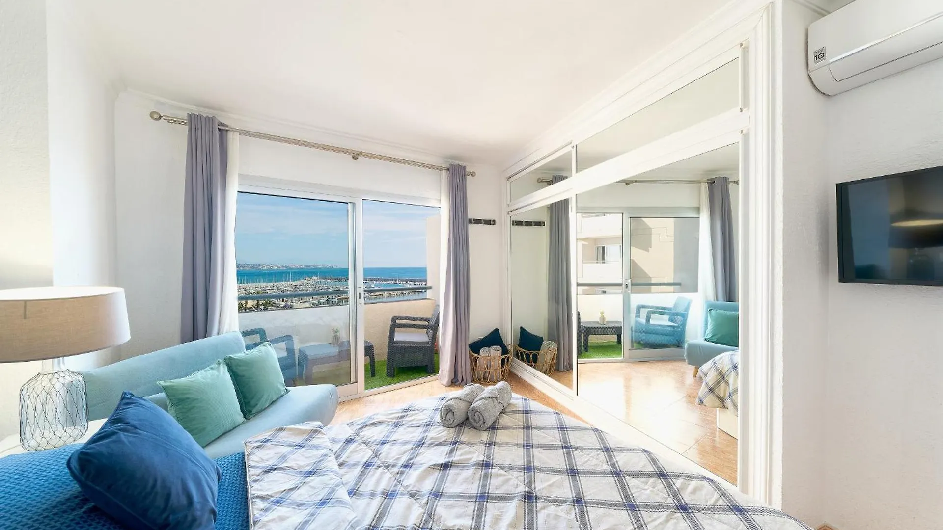 Apartamento Fuengirola 1ª Línea de playa piscina 5 Huéspedes
